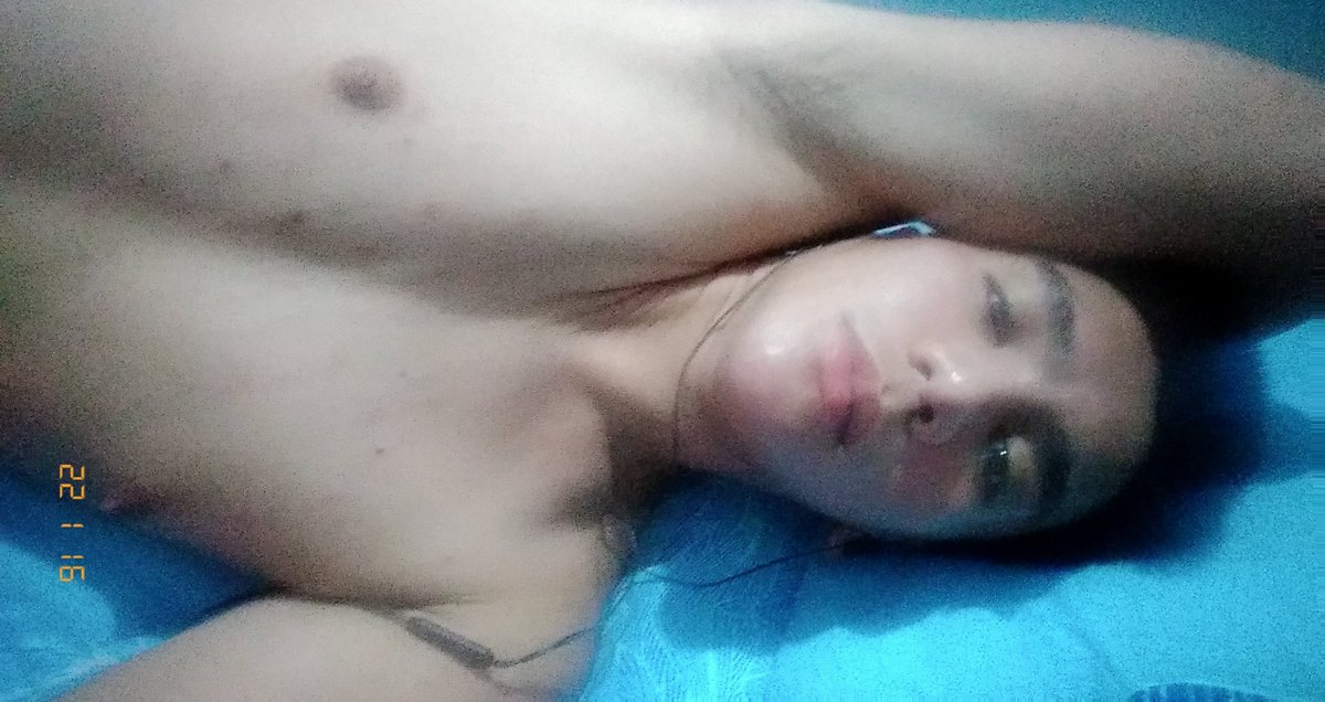 BekingPogi's tweet photo. Amuyin mo nga kung mabaho#pakilikili#bekingpogi😎 https://t.co/zKHIN1Vtfa