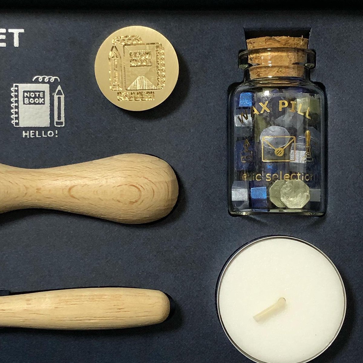 ehrs525's tweet photo. eric×SANBY SEALING WAX SET note
⁡パッケージのデザインやワックス���ルの色味なども素敵で観ているだけでも気分が上がります。個人的には、スプーンやハンドルの木が白木のままだったのもよかったです。

#eric 
#hellosmallthings 
#stamp
#サンビー
#sealingwax
#sealing
#シーリングスタンプ https://t.co/206Q1rN1Vv