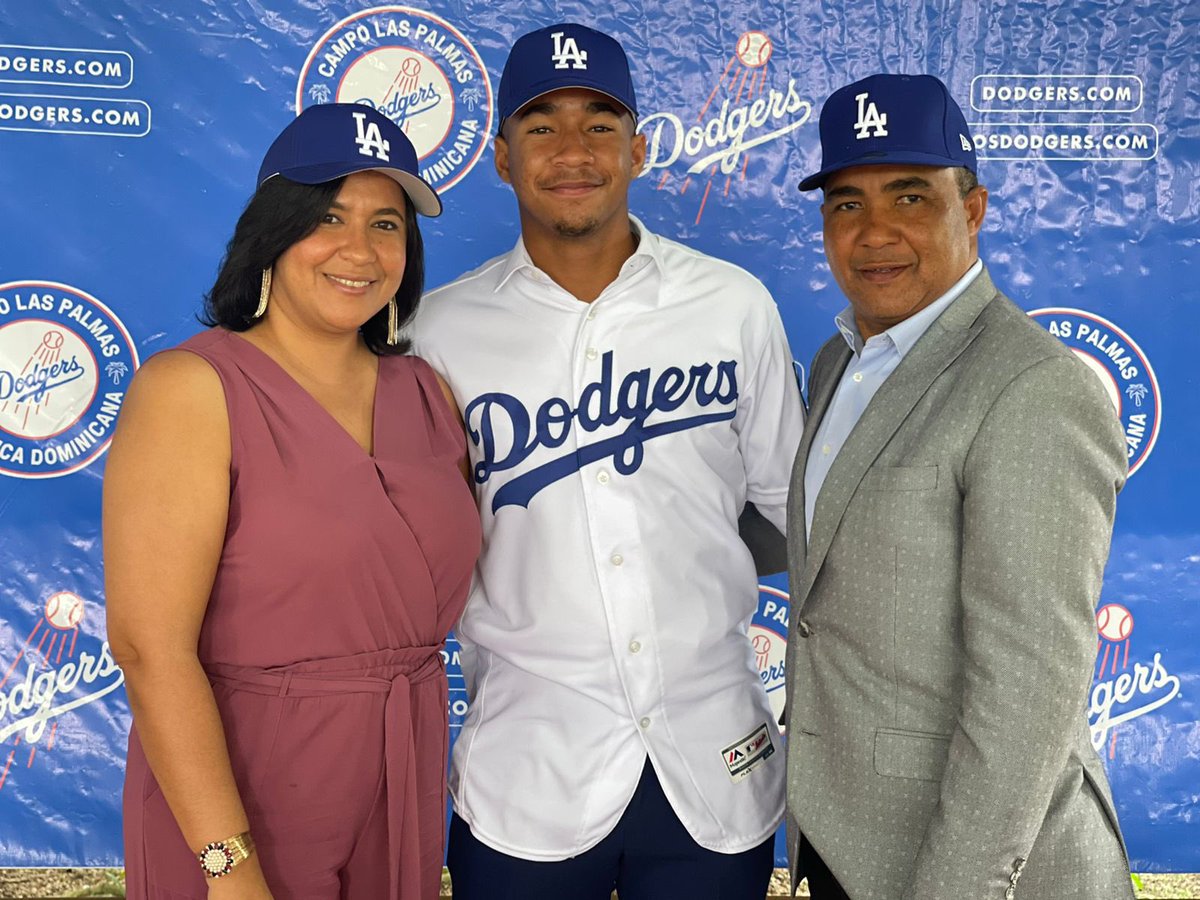 BenBadler's tweet photo. Jeral Perez, shortstop from the DR, signs with the Dodgers https://t.co/ZG8rEgV8vn https://t.co/j0tcNb7iNG