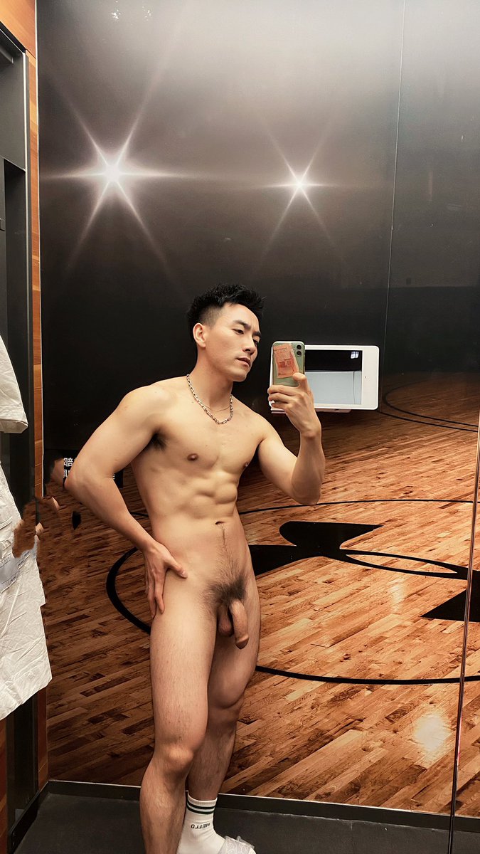 Winnerljini's tweet photo. 帅哥 https://t.co/MLDr4QrDIh