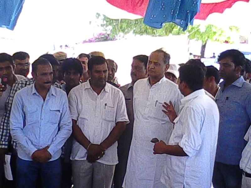 <a href="/dsrajpurohit291/">Doonger Singh</a> <a href="/ashokgehlot51/">Ashok Gehlot</a> <a href="/RahulGandhi/">Rahul Gandhi</a> <a href="/priyankagandhi/">Priyanka Gandhi Vadra</a> <a href="/DrBDKallaINC/">Dr. Bulaki Das Kalla</a> बहाने_नहीं_जवाब_दो 
⛔️ राजस्थान के #पूर्व_कंप्यूटर_अनुदेशक_सेवा_बहाली_कब
<a href="/ashokgehlot51/">Ashok Gehlot</a>
<a href="/priyankagandhi/">Priyanka Gandhi Vadra</a>
<a href="/DrBDKallaINC/">Dr. Bulaki Das Kalla</a> 
<a href="/Hemaram_INC/">Hemaram Choudhary</a> 
<a href="/SachinPilot/">Sachin Pilot</a> 
<a href="/RamlaljatINC/">Ramlal Jat</a>
<a href="/QamarAnchor/">Qamar 🇮🇳</a>
<a href="/ManiSharrma/">Mani Sharma ( NDTV )</a>
<a href="/Sumitkumaar_/">Sumit Subhash Gupta ( Zee Media )</a>
<a href="/JournoVijender/">Vijender Solanki 🇮🇳</a>
<a href="/Aayushinegi6/">Aayushi Negi</a>
<a href="/Rashkagauri/">Rashka Gauri (रश्क गौरी)</a>
<a href="/JournalistHite1/">𝐇𝐢𝐭𝐞𝐬𝐡 𝐏𝐫𝐚𝐬𝐚𝐝 𝐕𝐚𝐢𝐬𝐡𝐧𝐚𝐯 🐦</a>
<a href="/dsrajpurohit291/">Doonger Singh</a>
