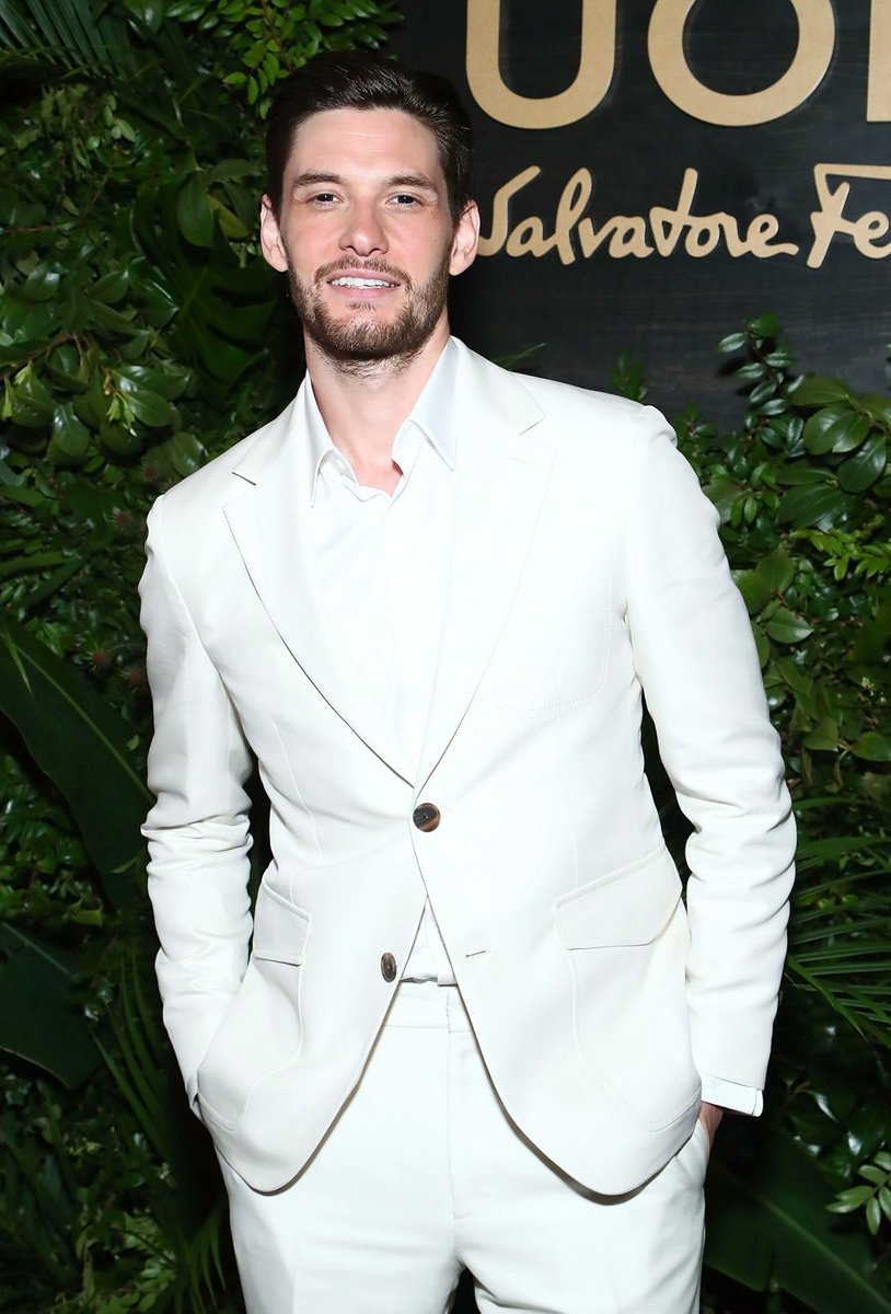 ali_darkling's tweet photo. Бен в костюме, потом всё остальное..
#твоимужики #benbarnes https://t.co/nJKe7oapwk