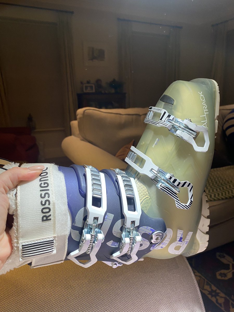 chloeeccles's tweet photo. @rossignol_1907 just got my ski boots out for skiing and the clear plastic has gone green… apparently this is why nowhere does clear boots anymore? https://t.co/duZBcvE5Mz