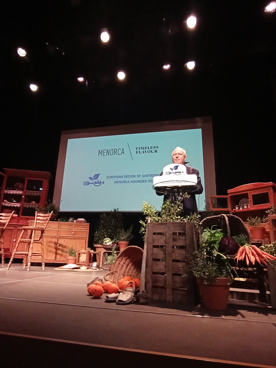 Quin orgull i emoció! Avui Menorca s'estrena com a Regió Europea de la Gastronomia 2022.

Gràcies a tots i totes el que ho heu fet possible! Des de les entitats i institucions que des d'un inici heu donat suport, fins a cada una de les persones amb nom propi que hi ha al darrere.