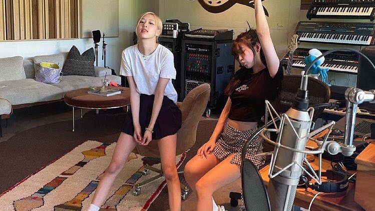 jpgchaesoo's tweet photo. happy birthday to our jennie. we wish the best things in the world to this girl full of talent, love, beauty and kindness. we love you jenjen 🥳❤️

HAPPY BIRTHDAY JENNIE
#OurStarJennieDay
#빛이나는제니_오늘제일빛나 https://t.co/vdBEJCcQTY