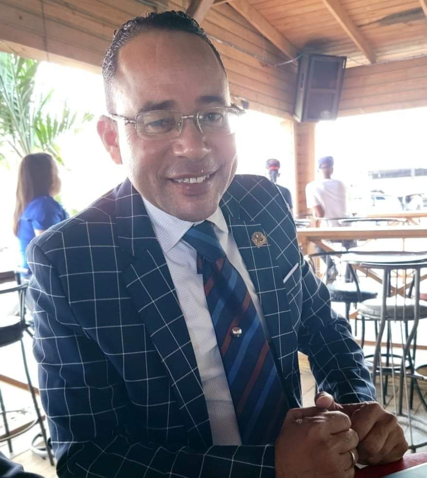 La felicidad te hace saludable! 

Que este Sábado se de Positividad para todos!  <a href="/JesusFelizSDN/">Jesús Féliz</a> <a href="/CarlosGuzmanDr/">Carlos Guzmán</a> <a href="/renepolancov/">René Polanco</a> <a href="/LethiVasquezSDN/">Lethi Vásquez</a> <a href="/AlexisLantigua/">Alexis Lantigua</a> <a href="/RodrigMarchena/">Rodríguez-Marchena</a>