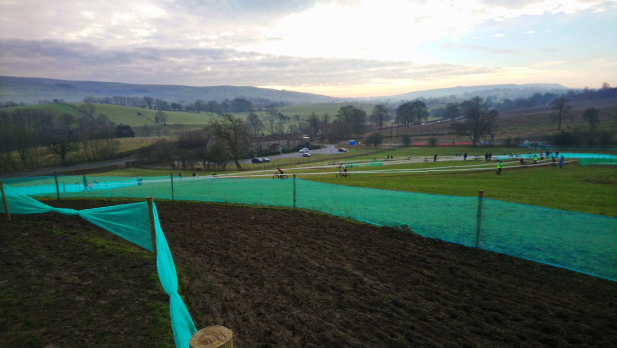 MartinWoffindin's tweet photo. #cyclocross #nationaltrophycx #muddy #sun https://t.co/XZscU8Pmpt