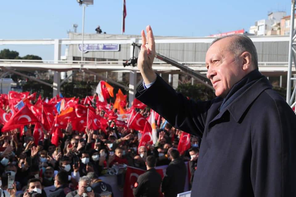 Bugün Aydın’da👇

✔️Avrupa’nın en büyük kağıt üretim fabrikası,

✔️Gökbel Barajı,

✔️ADÜ Hastane Ek Binası,

✔️4398 kişilik öğrenci yurdu ve yapımı tamamlanan diğer projelerin açılışı Cumhurbaşkanımız Sayın Recep Tayyip Erdoğan tarafından gerçekleştirildi.