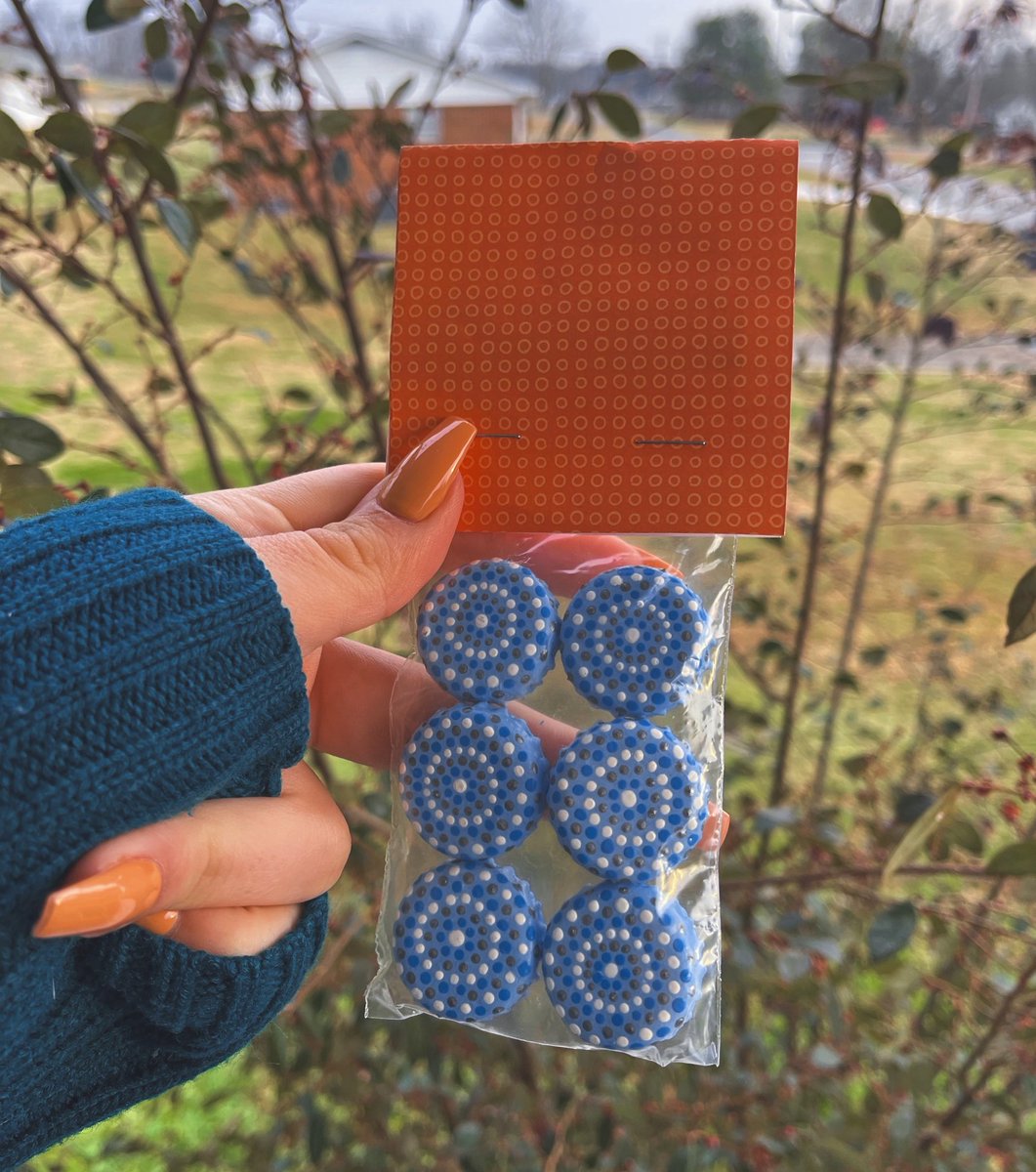 seekin_sunshine's tweet image. 💜which is your favorite?💙