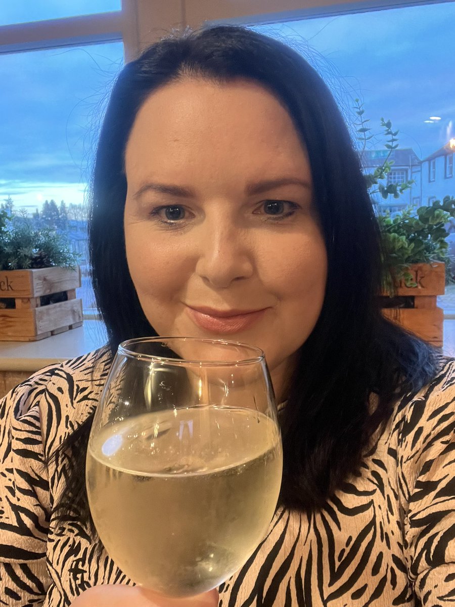kellybobs150382's tweet photo. Moderation hey! Running and dinning in the same day! Mum and Dads weekend away #weekendaway #adulttime #stayover #hubby https://t.co/6yAKR6ehzT