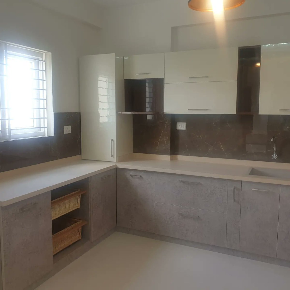 concepteriors's tweet photo. A completed kitchen. 
#cot #storagecot #storagebed 
#studytable #livingroom #diningroomdecor #tvunit #tvcabinet #kitchendesign #modularfurniture #modularkitchen #modularshutters #interiors #interiordesign #falseceiling #homeinteriors #livingroom #bedroomdesign  #modularkitchen https://t.co/udm4mnqYCv