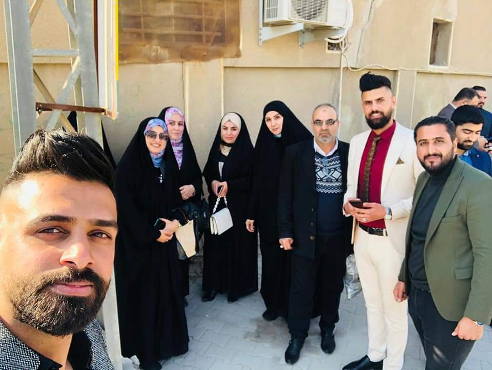 بالعلم ترتقي الأمم ويحيا الإنسان وتتطور الشعوب 👨‍⚕️🦲👩‍💻👨‍⚖️
العلم الذي اكتسبناه من الدراسة على مدى سنين طوال قد ان أوانه لبناء عراق اجمل .

#اطلقو_استماره_الشهادات_العليا