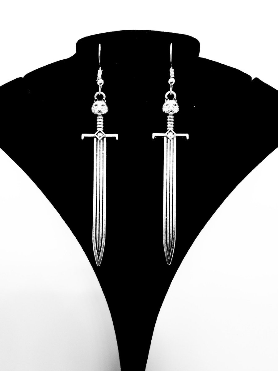 ForagedNature's tweet image. ╔.⚔️.═══════════════╗

          🗡Medieval Sword Earrings🗡
                       DM to Purchase 
                             $4 a Pair

╚═══════════════ ⚔️.╝