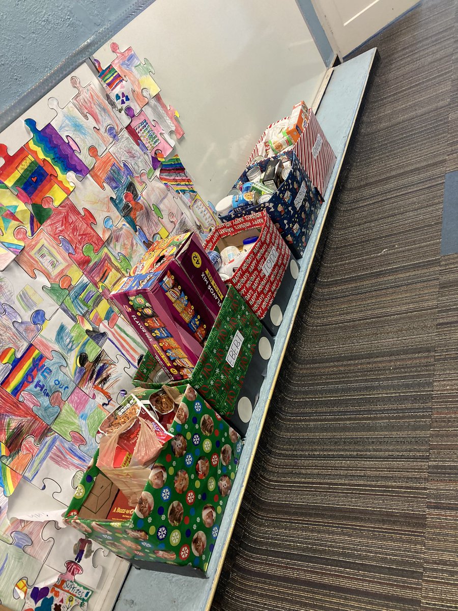 MrsNelson_34's tweet photo. Shout out to RCMS, WES, Troop 7227 Girl Scouts, and the whole RC community!  Lots of food was collected and delivered to our local food pantry in Westy. @WestyElemSchool https://t.co/mEngyyCqLo