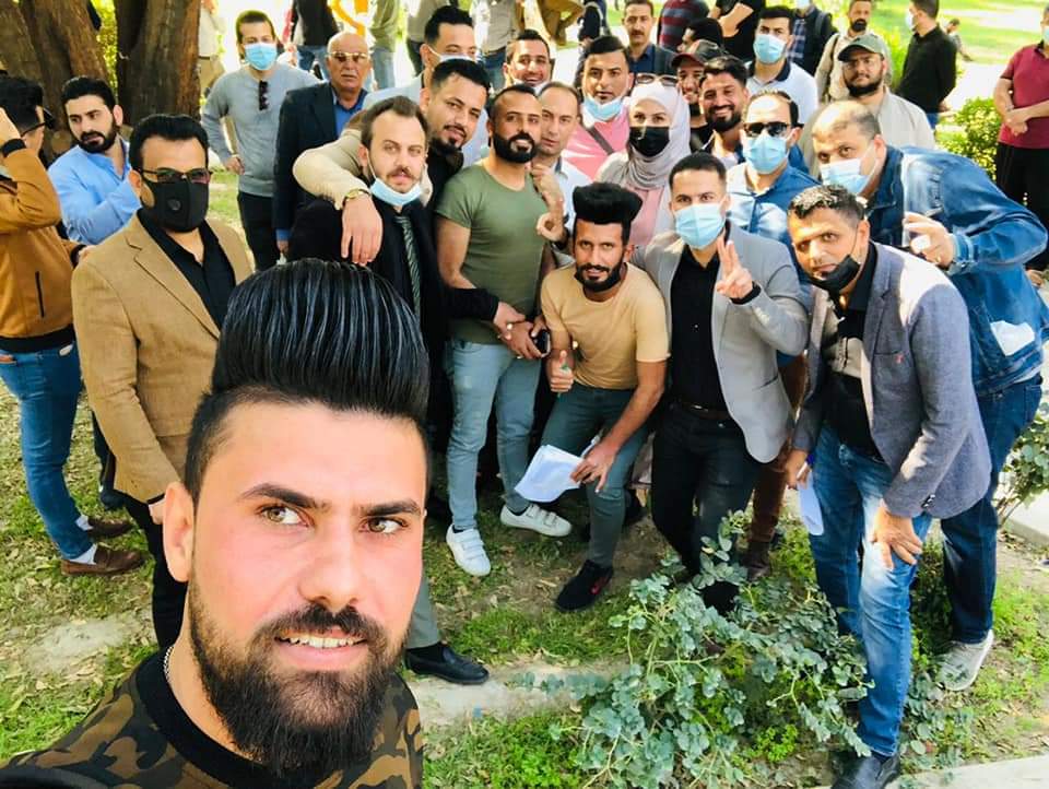قانون (59) هو حصاد موسمنا الذي لطالما تعبنا لأجله ،،،لما كنتم السبب في إفساد هذا المحصول النقي ،،فثماره سيتم توزيعها على كفاءات الوطن من شبابه😥😥😥
#اطلقو_استماره_الشهادات_العليا