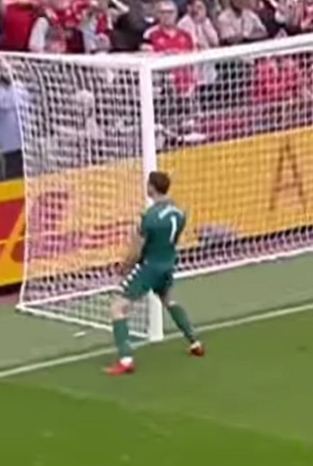 Footballtweet's tweet photo. Football karma is no joke! https://t.co/M4pKdq6HXh