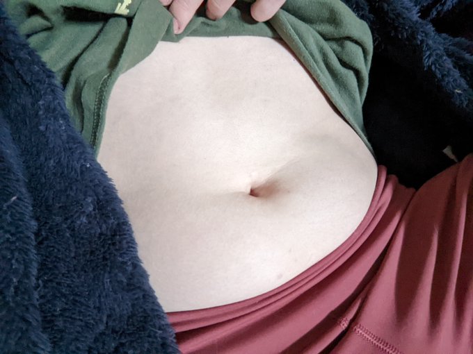 Good morning :)  Who's gonna spoil me today? https://t.co/1DYMHu0ULo<a href="/tag/belly"class="tags"><span>#belly</span></a>