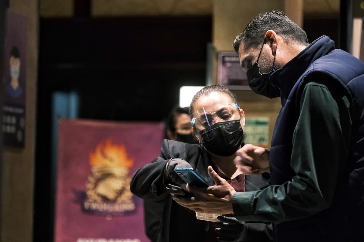 EnriqueAlfaroR's tweet photo. Ayer, con el arranque de las nuevas medidas para cuidar tu vida y defender a Jalisco del #COVID19, inició una nueva etapa en la que Gobiernos, sector privado y ciudadanía sumamos voluntades para, una vez más, hacer de la corresponsabilidad un ejemplo a nivel nacional. https://t.co/i0FCE0Oa0f