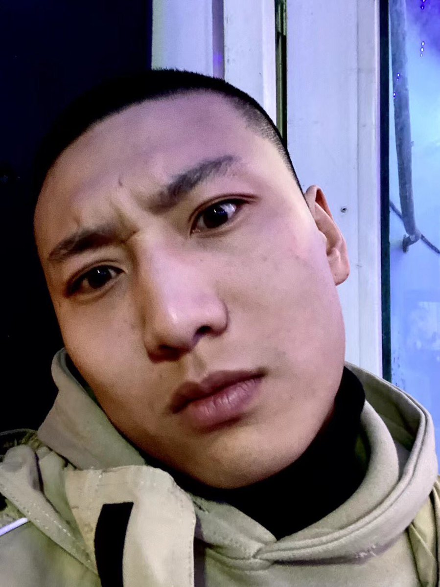 changchunleige's tweet photo. 好几个傻逼儿子说我长得凶，哪凶啊？？ https://t.co/MttNB3Krbj