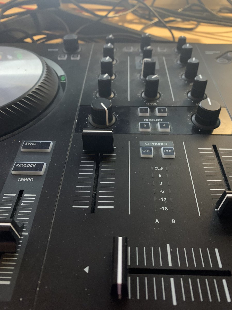 Enjoy a fabulous weekend. Just tap below: 💿🎧🔈

youtu.be/IXxnfdyMkQ4