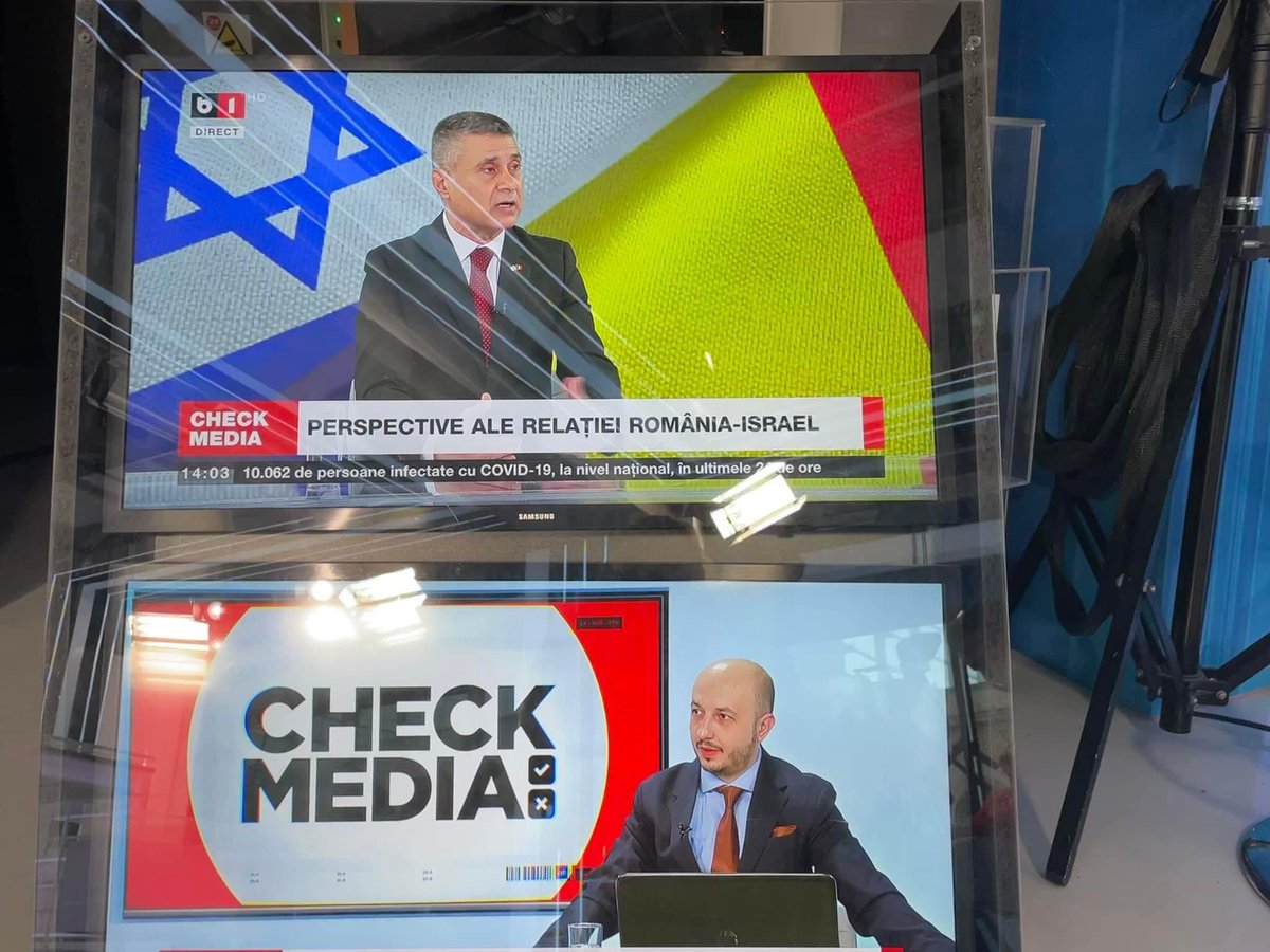 Travel_2Romania's tweet photo. Dl Ambasador @DavidSaranga #Israel 🇮🇱invitatul lui Răzvan Munteanu 🔴, la #CheckMedia pe TV @B1site #Diplomacy #IsraelinRomania 🇮🇱🇷🇴
https://t.co/IxZulWGYja https://t.co/3MWKoFEVwq