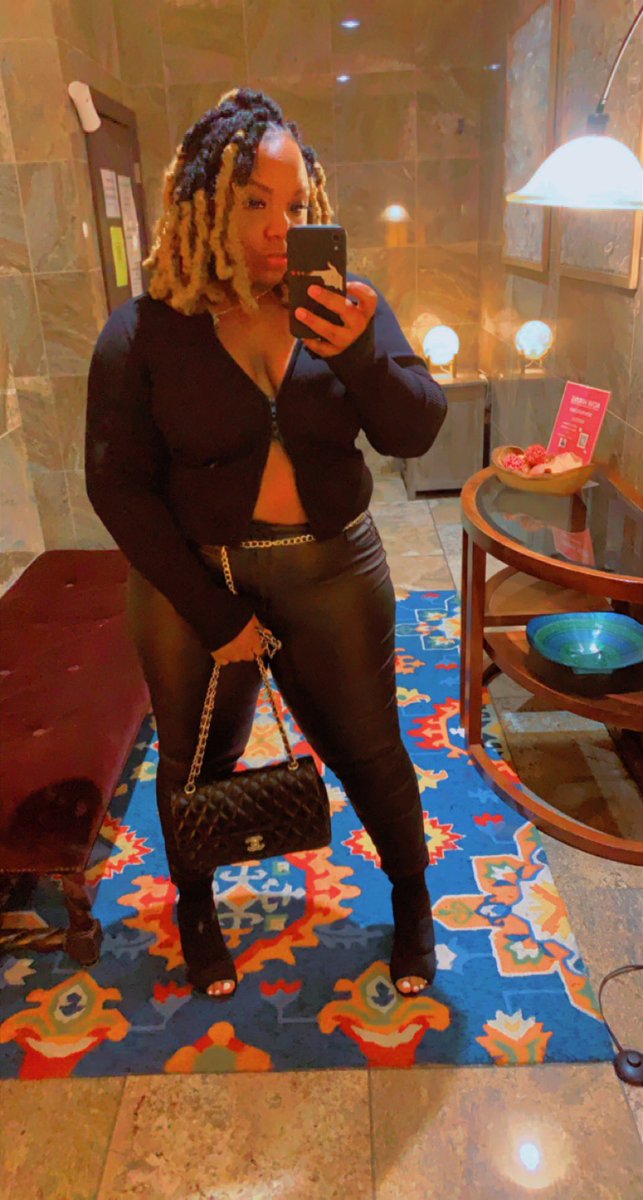 PrettiSmiley's tweet image. 🖤🖤