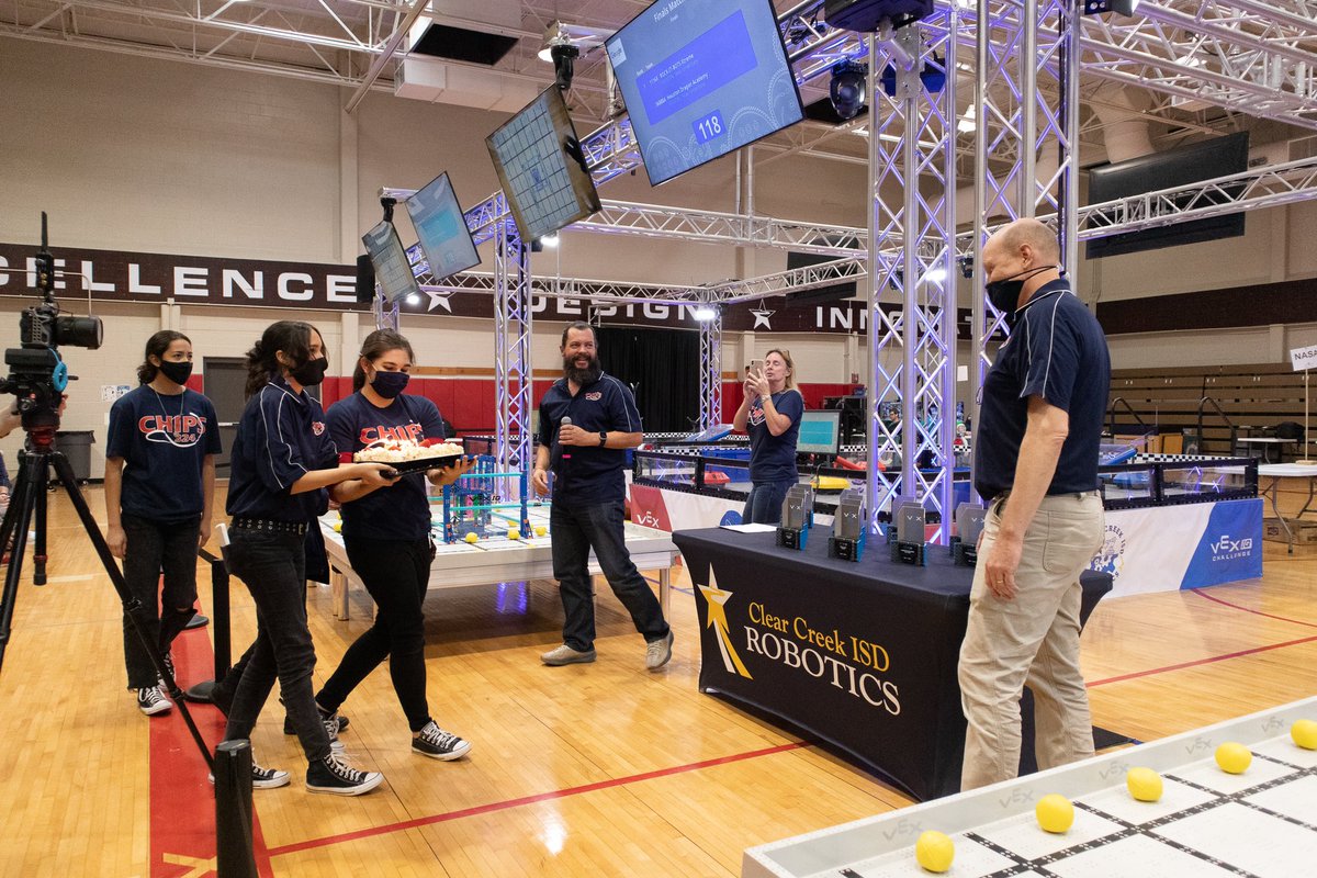 Chips_324's tweet photo. We also had a lot of fun at the Chips Bowl event on November 6, 2021. It was a special day as we got to celebrate our Mentor’s birthday, Ross Pettinger! https://t.co/EQVHxRrftK
