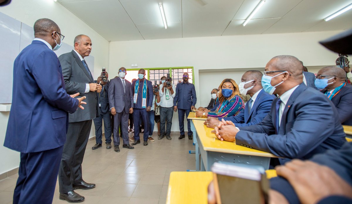 ACHIPatrick4's tweet image. A Bouaké, c'est le développement régional qui 🚀 !

🏭👷🏿‍♂️ Zone industrielle autour de la cajou &amp;amp; du textile
🏊🏿‍♂️🎶 Piscine &amp;amp; centre de loisirs pour tous 
👩🏾‍🎓👨🏾‍🎓 Centre de Bureautique, de Communication &amp;amp; de Gestion pour former en BTS des centaines d'étudiants

#Ensemble #OnAvance ! 🇨🇮