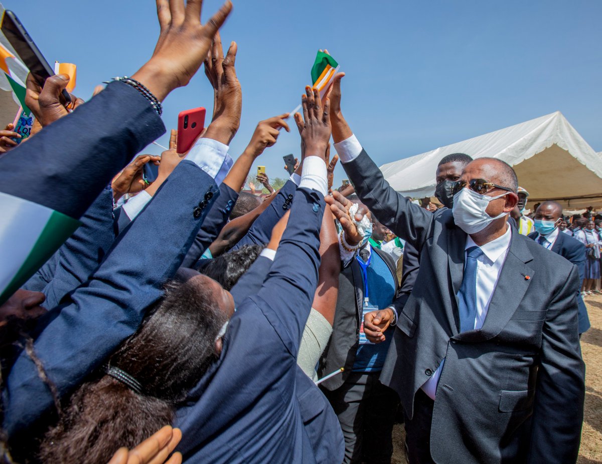 ACHIPatrick4's tweet image. A Bouaké, c'est le développement régional qui 🚀 !

🏭👷🏿‍♂️ Zone industrielle autour de la cajou &amp;amp; du textile
🏊🏿‍♂️🎶 Piscine &amp;amp; centre de loisirs pour tous 
👩🏾‍🎓👨🏾‍🎓 Centre de Bureautique, de Communication &amp;amp; de Gestion pour former en BTS des centaines d'étudiants

#Ensemble #OnAvance ! 🇨🇮