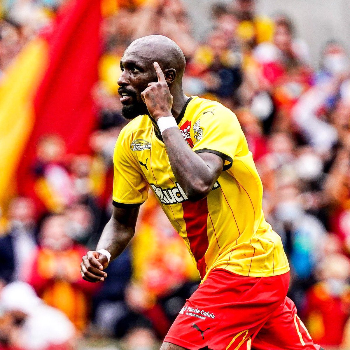 ActuFoot_'s tweet image. Seko Fofana, QUEL MONSTRE ! ❤️💛🥵