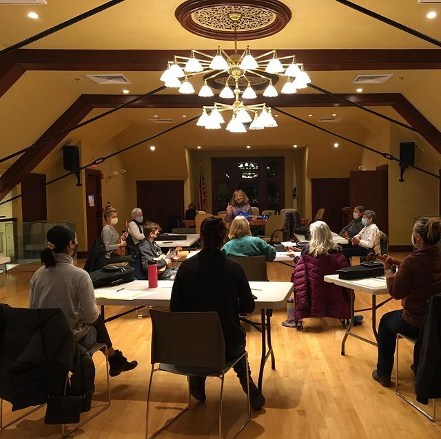 VisitEssexMA's tweet image. @essexpubliclibrary “Learn to play the Ukulele” kicked off last Wed., the 1st of 6 sessions w/instructor, Ruthanne Lowry Paulson! Thanks to @themusary, JRP Inc. for the loan of Ukuleles. 

@performingartsinspirations #TOHPBurnhamPublicLibrary #essexma  #DineShopStayPlayEssexMA
