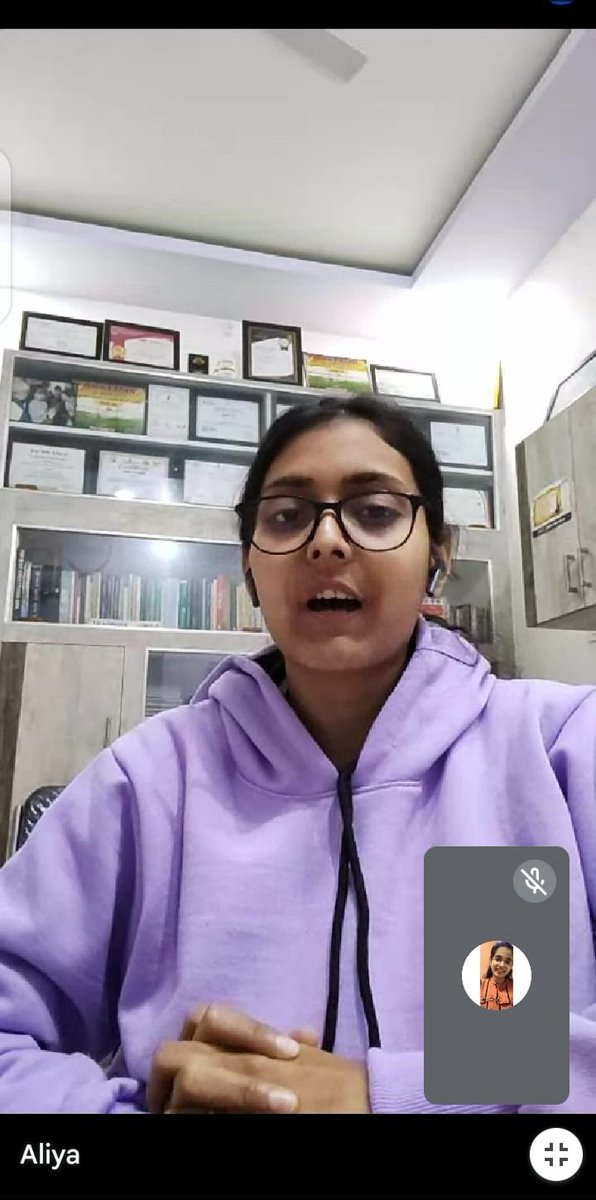 nss_unit_sac's tweet photo. National Service Scheme, Sri Aurobindo College organized Open Mic Show on the occasion of National Youth Week Festival (12th Jan 2022- 16th Jan 2022).
Here's the glimpse of Open Mic Show🌟
#NationalYouthWeek
#OpenMicShow
#poetry https://t.co/SGLxX1MIfg