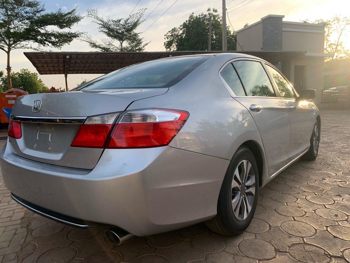 ArewaAuto's tweet image. PLS👏👏👏RETWEET 

FOR SALE!!!

HONDA ACCORD 
YEAR:2013

PRICE:4.8M💰💰💰
LOCATION: SOKOTO 
CONDITION: FOREIGN USED 

DUTY✅
DM📩
WHATSAPP📲08032629387
CALL📞08032629387 
#arewamotors #referandearn #luxury