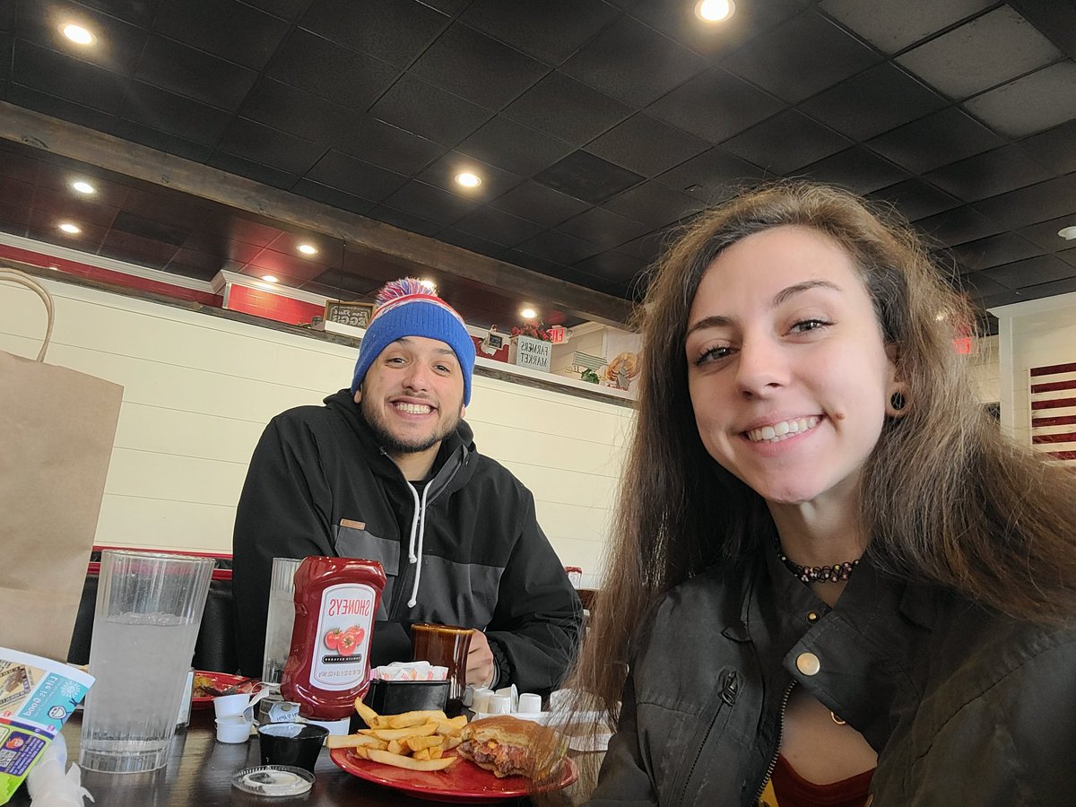cris_fart's tweet photo. Oh, come on. Who wants to watch a mad scientist use handmade sci-fi tools to take out highly trained alien guards when we can sit here and be a family at Shoney's? https://t.co/vEk0D7PEny