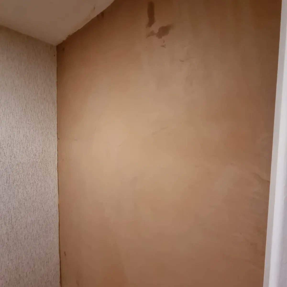 Saturday shift plastering completed today by <a href="/JlhPlastering/">Heatons Plastering & Coloured Rendering</a> 👌 all ready for us to start fitting the new kitchen to this property on Monday 😁