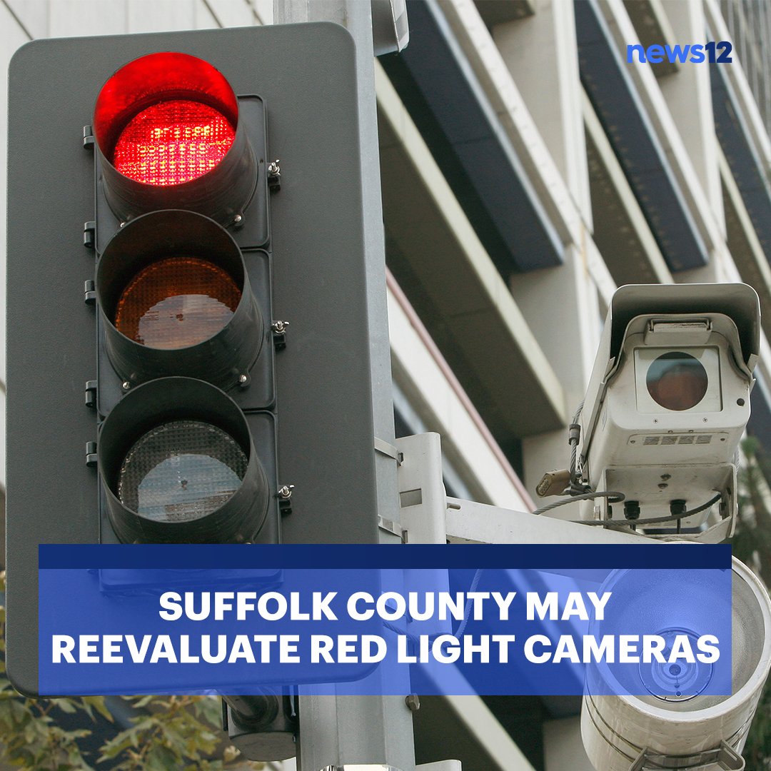 News12LI's tweet photo. RED LIGHT CAMERAS🚦The #SuffolkCounty Legislature’s presiding officer says he is pushing to reevaluate the red light camera program that generates $39 million a year in revenue for the county. #LongIsland https://t.co/Yfksc5VxMy https://t.co/A6JeQJFoOu