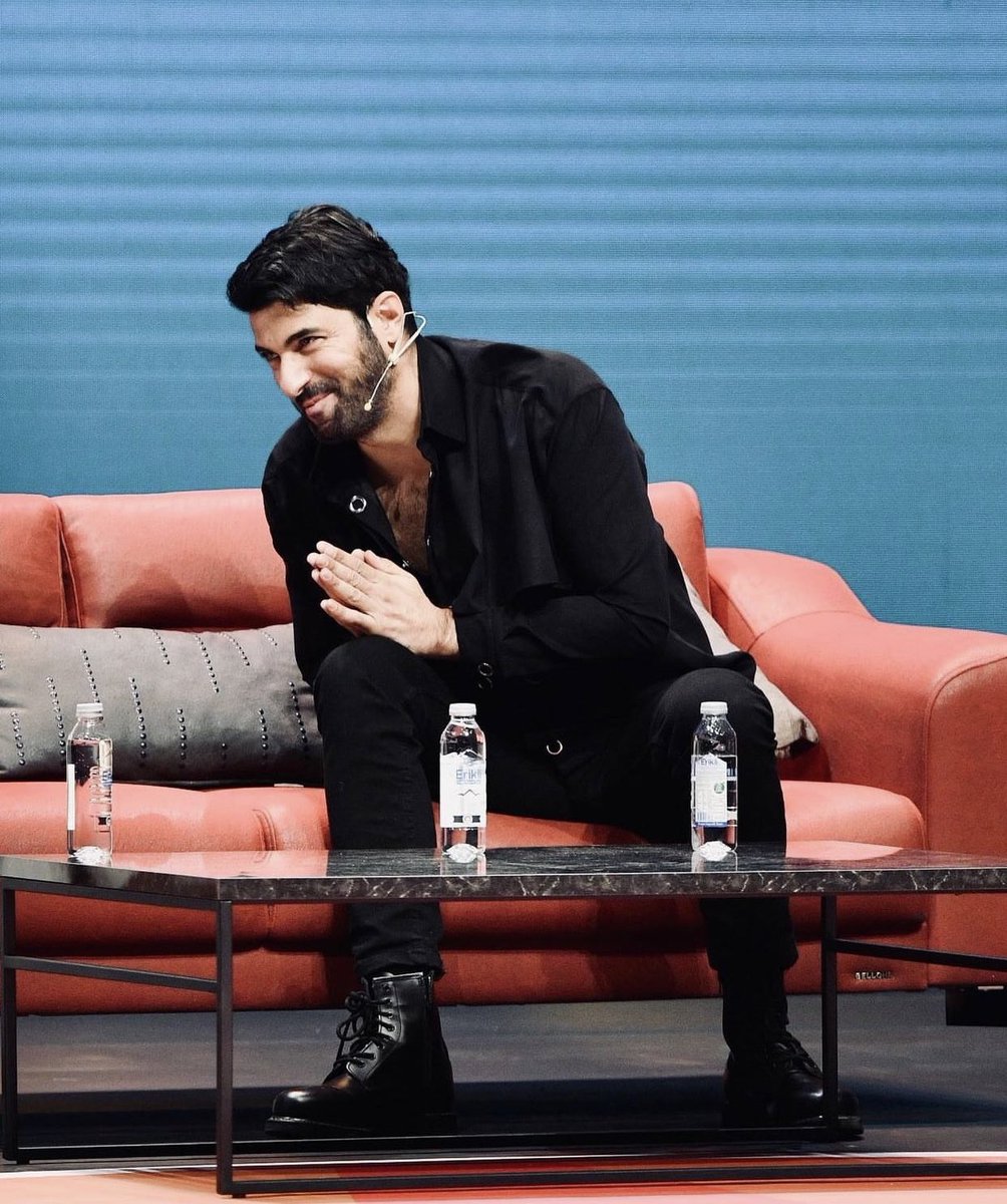 akyrs1's tweet photo. 🫂 #EnginAkyürek https://t.co/n2uxjYGtJ8