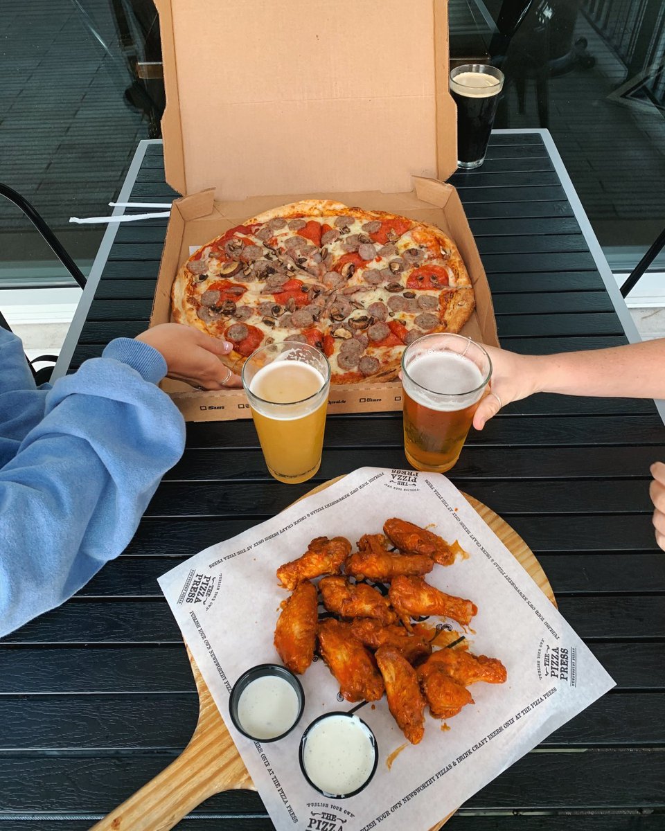 Happy shouldn't be limited to any hour! Raise your hand if you agree!! 🍻🙋

#BeerTime #ThePizzaPress #CraftYourStory #PizzaTime #Pizzagram #PizzaDelivery #SaturdayMood #BeerandPizza