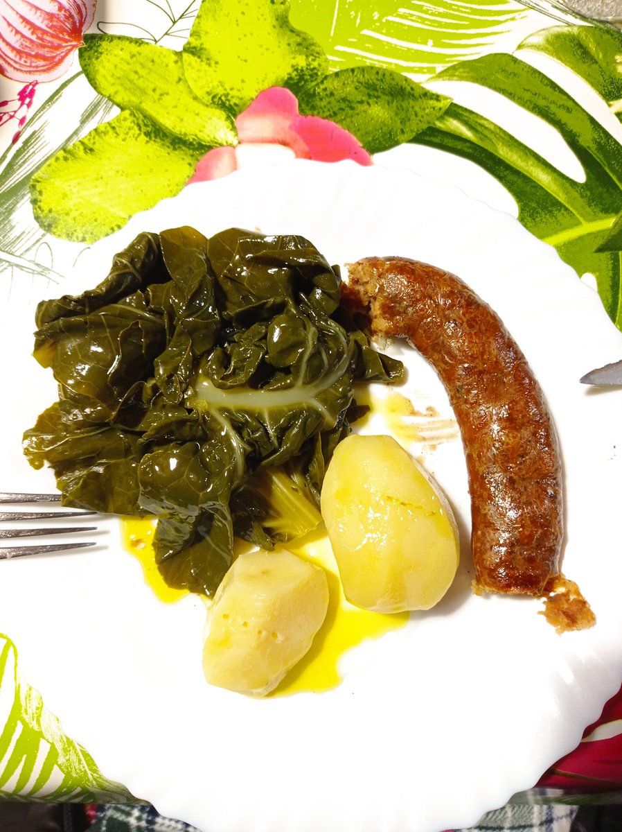 PaulaSerpa7's tweet photo. Trás-os-Montes numa mesa açoreana 😍🍽️ #Gastronomia #trasosmontes #comidatransmontana #enchidos #mesaportuguesa #Portugal https://t.co/9elMP7hN6t