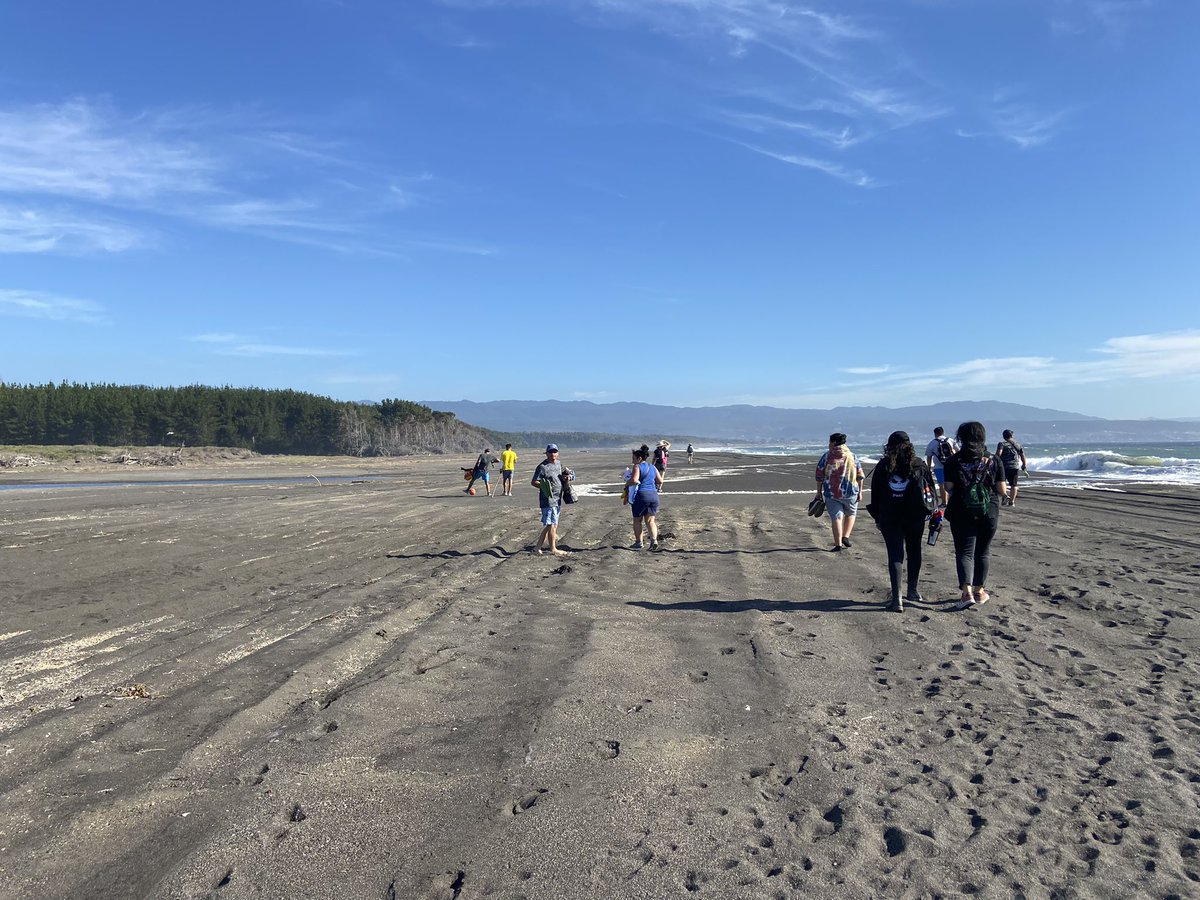lobooo1973's tweet photo. Nos evacuaron de la playa Monolito de Chanco por Tsunami https://t.co/1VZmLrtSQT