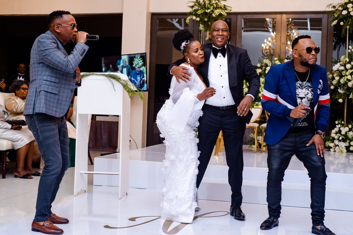 Daah_Photograpy's tweet photo. 💍🎉

Client: Nokuthula Ndlovu 
Light Assistant: @Lohlo9 
Retoucher: @sabelo_mag 
Photos by: @Daah_Photograpy 

#photography #art #nikonphotography #beauty #WEDDINGPHOTOGRAPHY https://t.co/IbGZaPOS4A