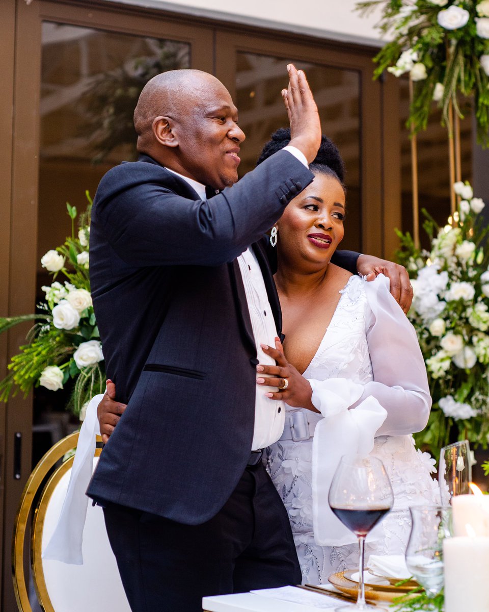 💍🎉

Client: Nokuthula Ndlovu 
Light Assistant: <a href="/Lohlo9/">Silindile Ngwenya</a> 
Retoucher: <a href="/sabelo_mag/">S A B E L O</a> 
Photos by: <a href="/Daah_Photograpy/">Makabongwe Mdomula</a> 

#photography #art #nikonphotography #beauty #WEDDINGPHOTOGRAPHY