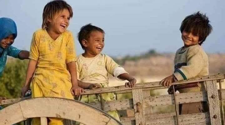 GilalYasir's tweet photo. ڪي مٽيء ۾ ئي مرڪن🤗
ڪي اونچا ئي رھن اداس۔ ...             
#HumanRights https://t.co/GiFYd8LcKY