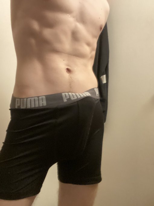 Boxers or commando? You decide 😏 https://t.co/9BIrMdHOCu