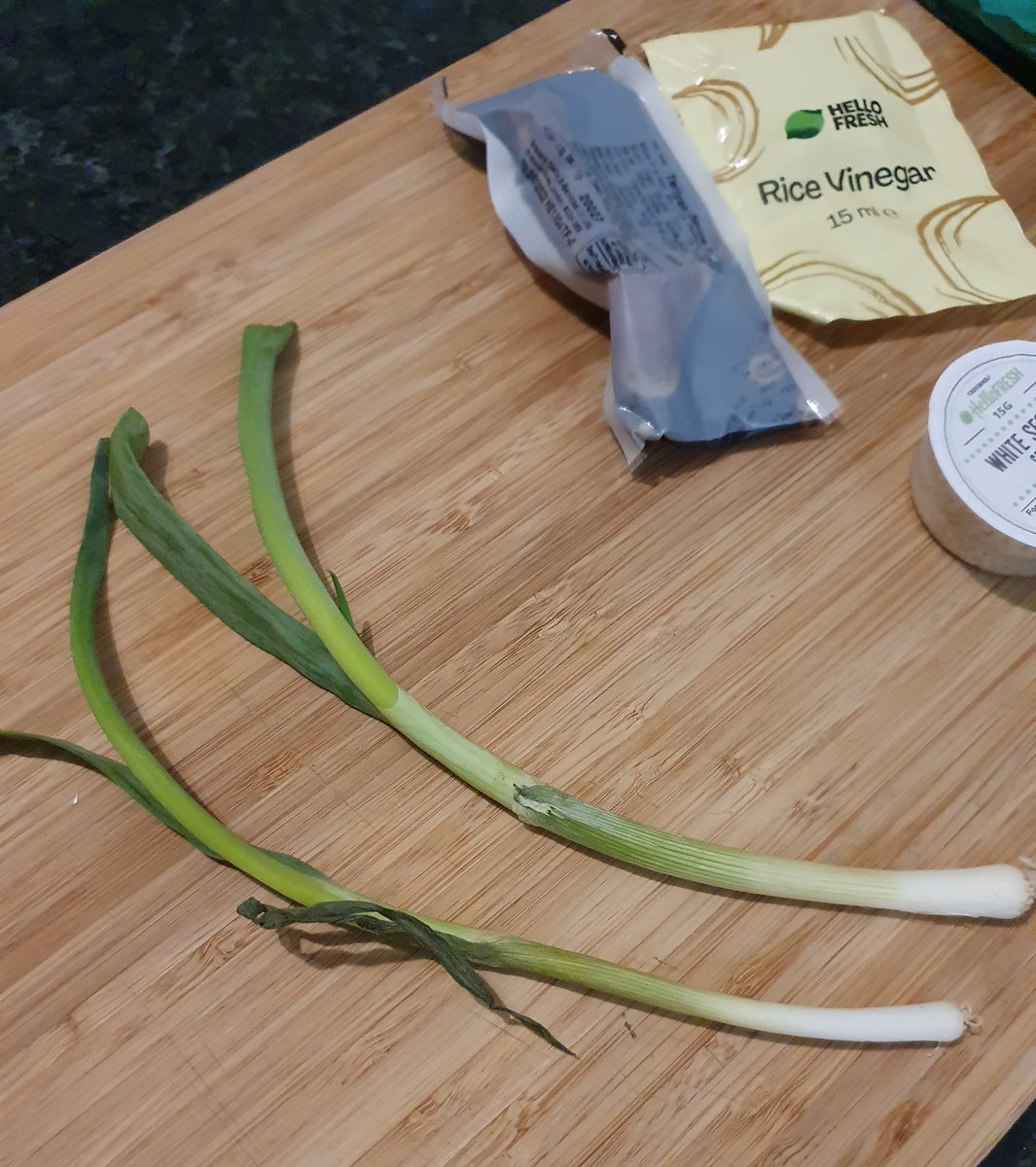 iluvbatfink's tweet photo. @HelloFreshUK You seriously need to look in to your spring onion supplier! I've never had a robust one!
Maybe get them from the same place as your green beans! 😉
#HelloFreshFail https://t.co/kxCtWjJxPb