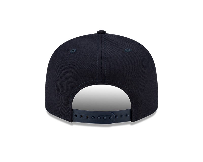 NewEraCap's tweet photo. Let’s settle this. RT for fitted, like for snapback. #nationalhatday https://t.co/141fat1gd4
