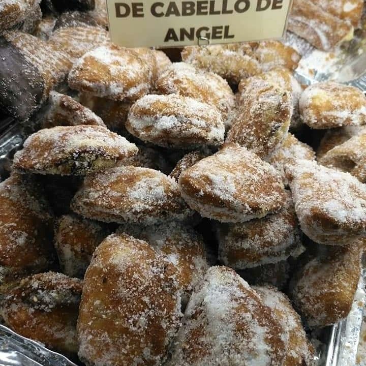 panaderiamsa's tweet photo. Que mejor plan para esta tarde que un chocolate caliente acompañado de alguno de nuestros dulces, roscos fritos, pestiños, borrachuelos, flores...
¿Te apetece?
Puedes pedirlo a través de nuestra tienda on line 👉 https://t.co/wdwvLc63aM y te lo mandamos a casa. https://t.co/PtFEdWdwLX