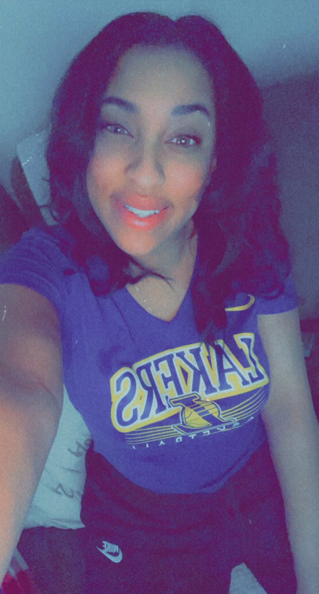 PrettyRedKathy tweet picture