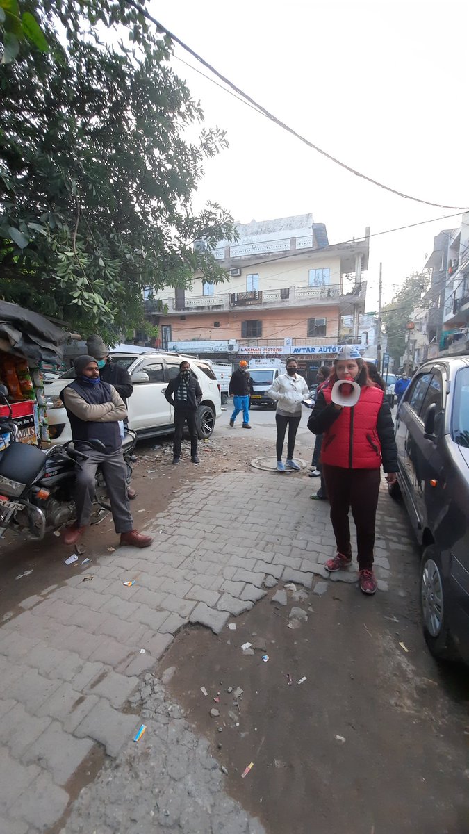 GunjanGoel16's tweet photo. 🏠🏠Ward 99N #karampura    NEW MOTI NAGAR                   जनसंपर्क अभियान के  दौरान मिलता  सभी क्षेत्रवासियों से स्नेह विश्वास एवं आशीर्वाद !!! 🙏🙏🙏 सभी का एक ही विश्वास.....  सफाई के लिए वोट केजरीवाल को। #GunjanRajivGoel #teamrajivgoel #AamAadmiParty #kejriwal https://t.co/p1Ev0VPzko
