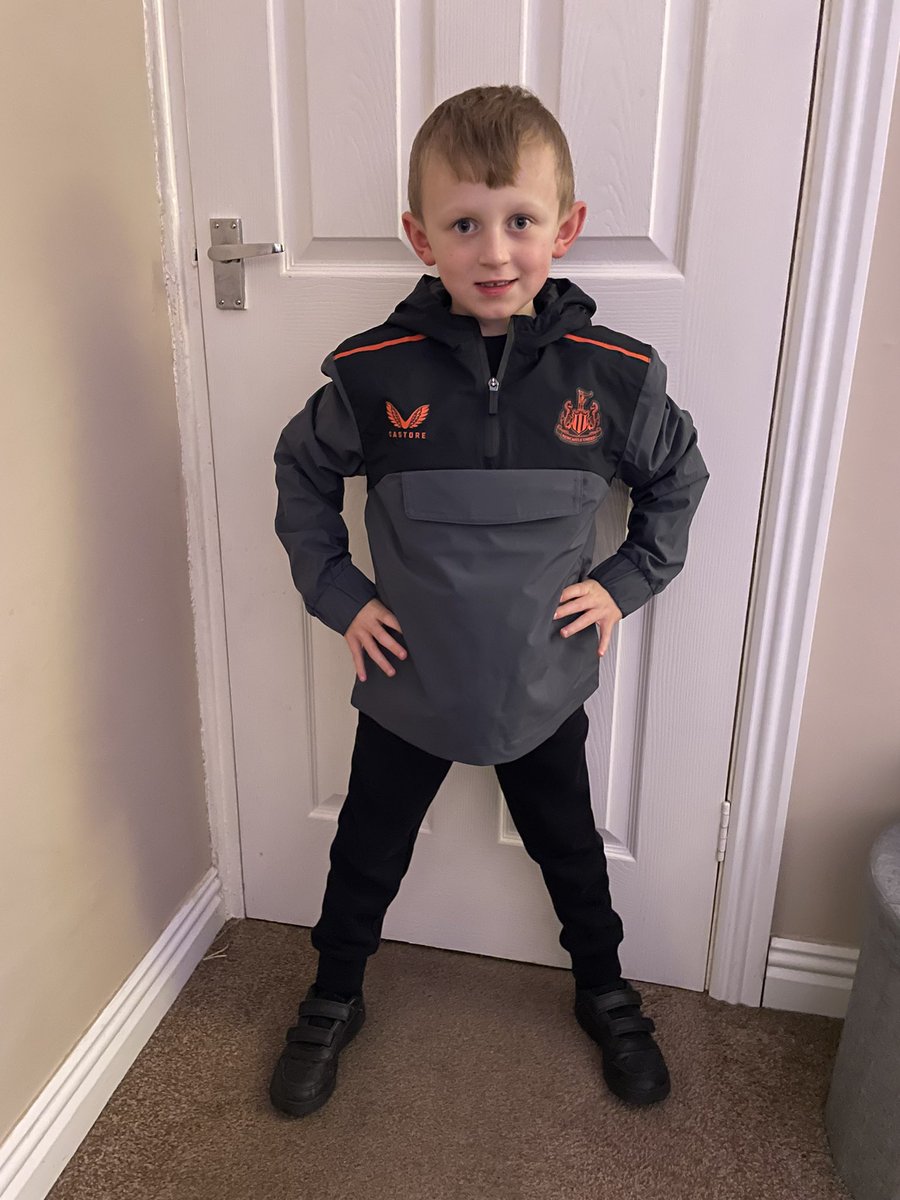 DowlingMichelle's tweet photo. Super proud of Jacob today he completed 365 days of @DoodleMaths so he went to the match with his Dad @dowlo100 to celebrate and received extra treats when he got home @NYPSYr2Foxes @Newyorkprimary https://t.co/HZfuToZt37